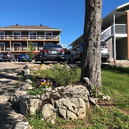 Escarpment Heights Motel Tobermory Exterior photo