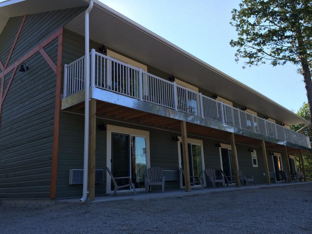 Escarpment Heights Motel Tobermory Exterior photo